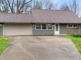 4251 Woodmere Dr, Youngstown, OH