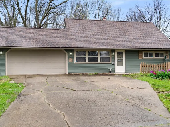 4251 Woodmere Dr, Youngstown, OH 44515