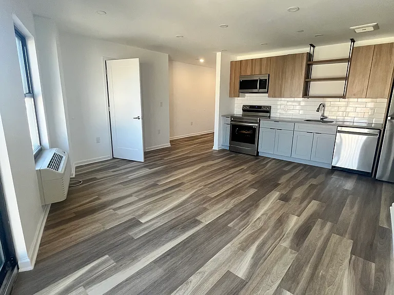 504 Market St #4A — Photo 2