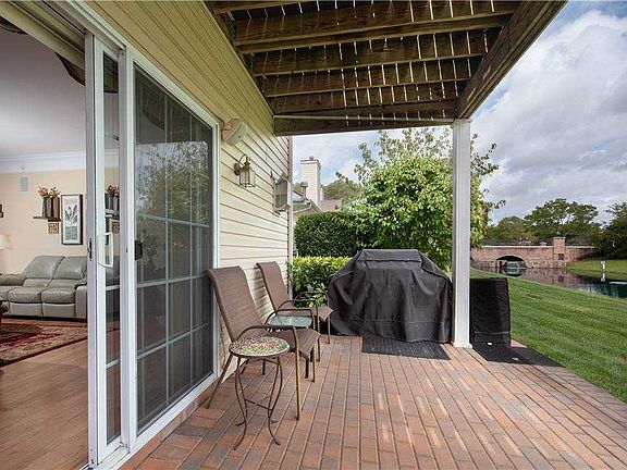 4th image of 282 Andrew Dr