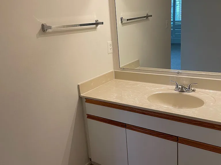 565 Florida Ave #203 — Photo 14