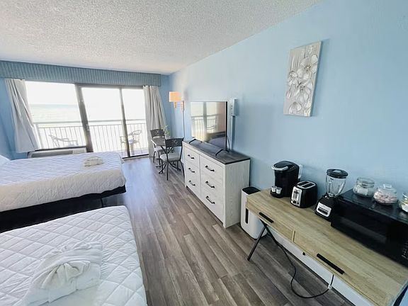 3rd image of 2207 S Ocean Blvd #504
