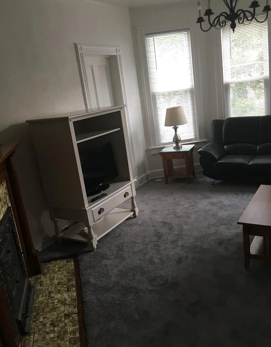 52 Schiller St — Photo 2