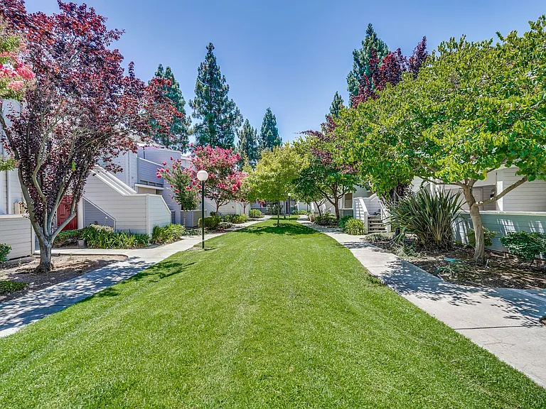 537 Shadow Dance Dr — Photo 35
