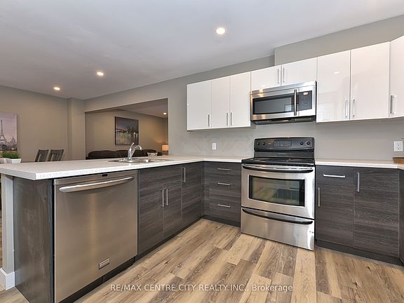 4th image of 224 Rathowen St