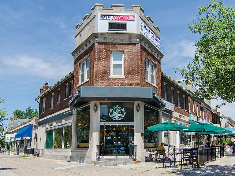 Nearby shopping, dining and entertainment in Chevy Chase