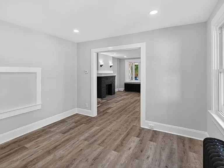 344 Gardner Ave — Photo 4