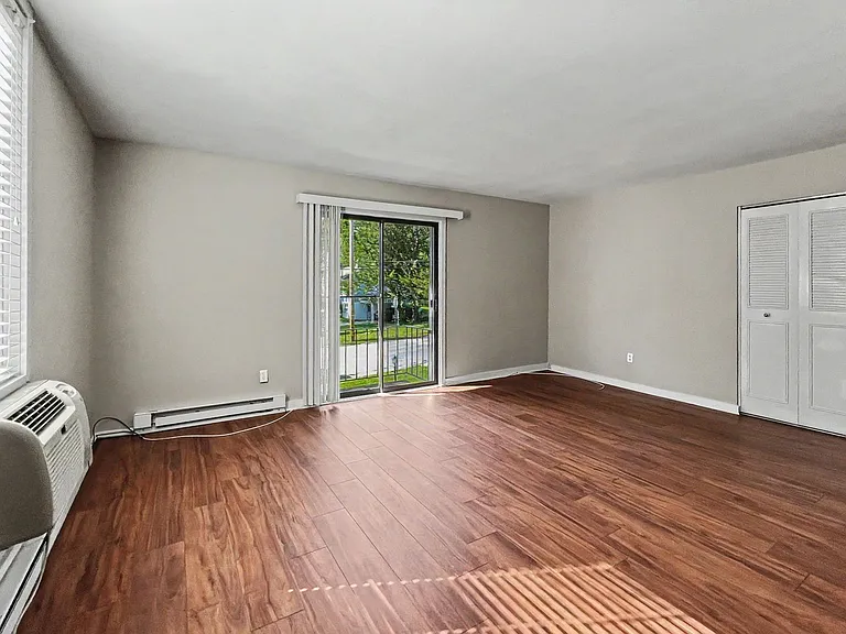 406-408 W Lafayette St — Photo 11