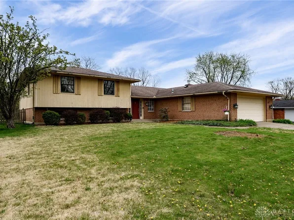 6120 Park Ridge Dr, Dayton, OH 45459