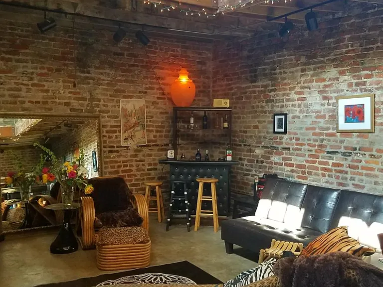 Another veiw of the living room.