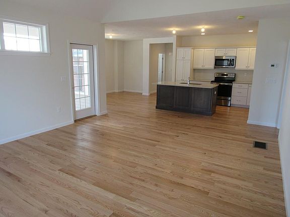 4th image of 521 Colony Pl #34-2