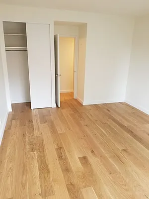 Rented by Manhattan Apartment Organization | media 130