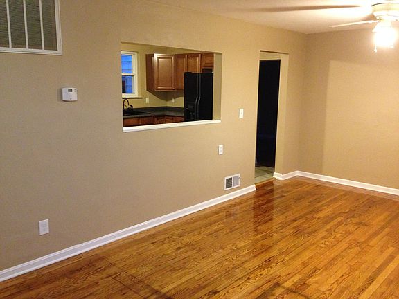 4th image of 2832 Coral Dr