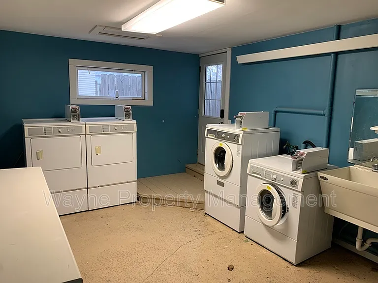 1219 E 2nd St #8 — Photo 8