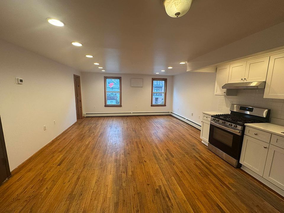 1st image of 51 Maspeth Ave #4
