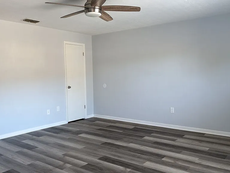 3924 SW 26th Dr #6 — Photo 4