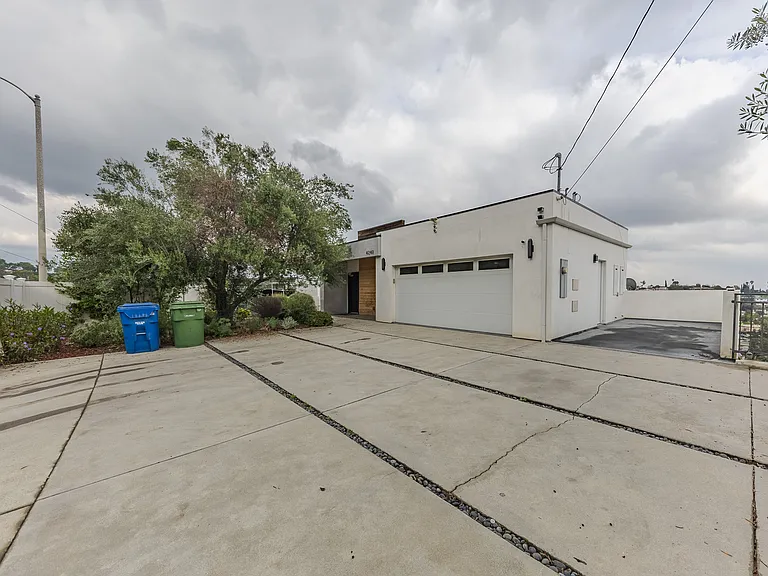 4240 Barrett Rd — Photo 28