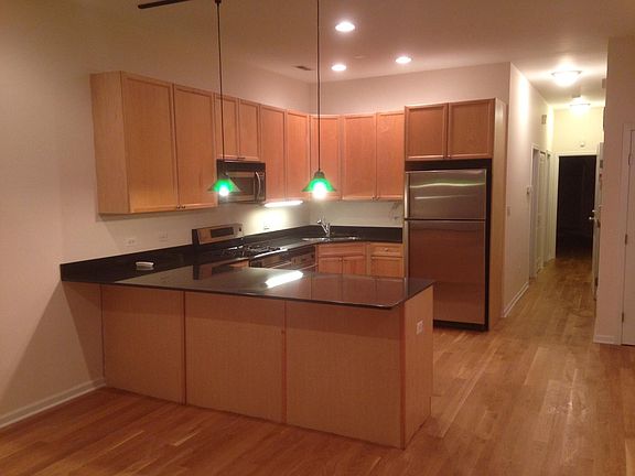 4th image of 1629 N Oakley Ave #O1