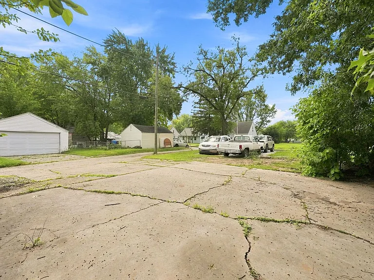4029 Weisser Park Ave — Photo 32