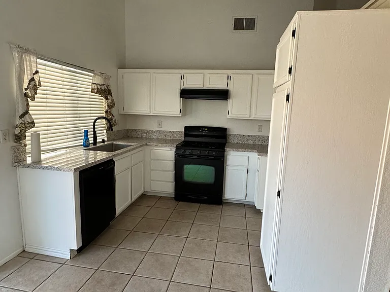 13649 Cordelia Way — Photo 2
