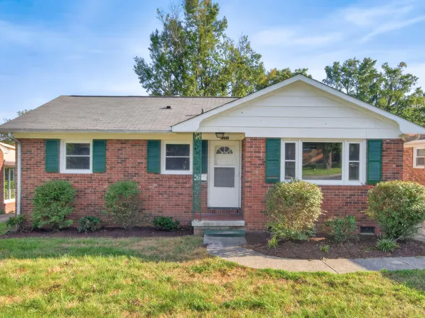 2202 Tuscaloosa St, Greensboro, NC 27401