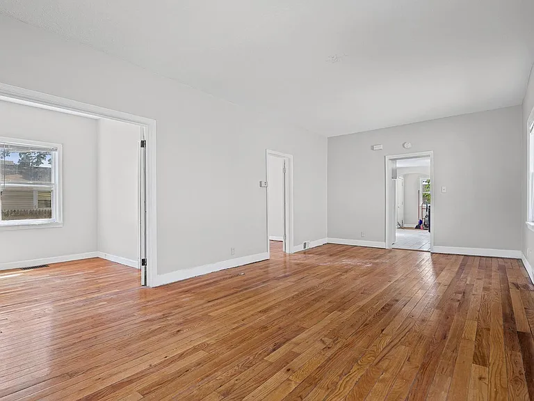 1513 Liberty St — Photo 2