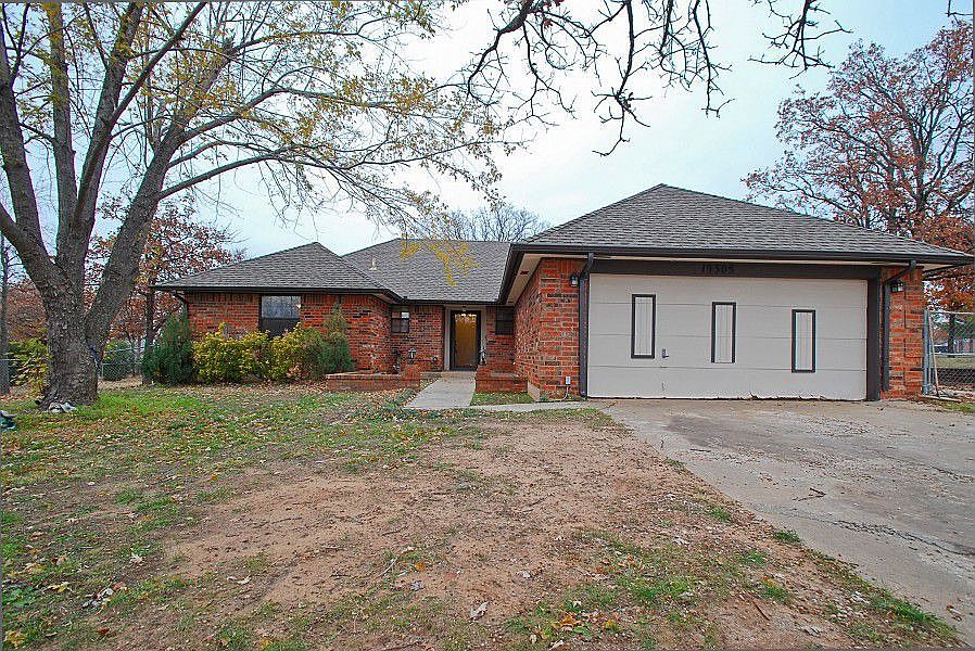 1st image of 19305 Cardinal Creek Dr S