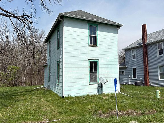 3rd image of 3638 Iowa Rd