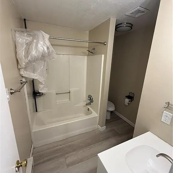 658 Sumner St #662 — Photo 2