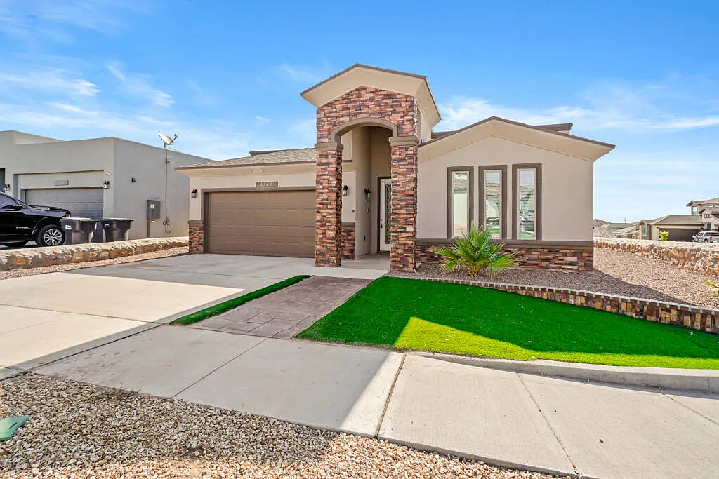 4 bed, 2.5 bath, 1919 sqft, $2,200 — Photo 3