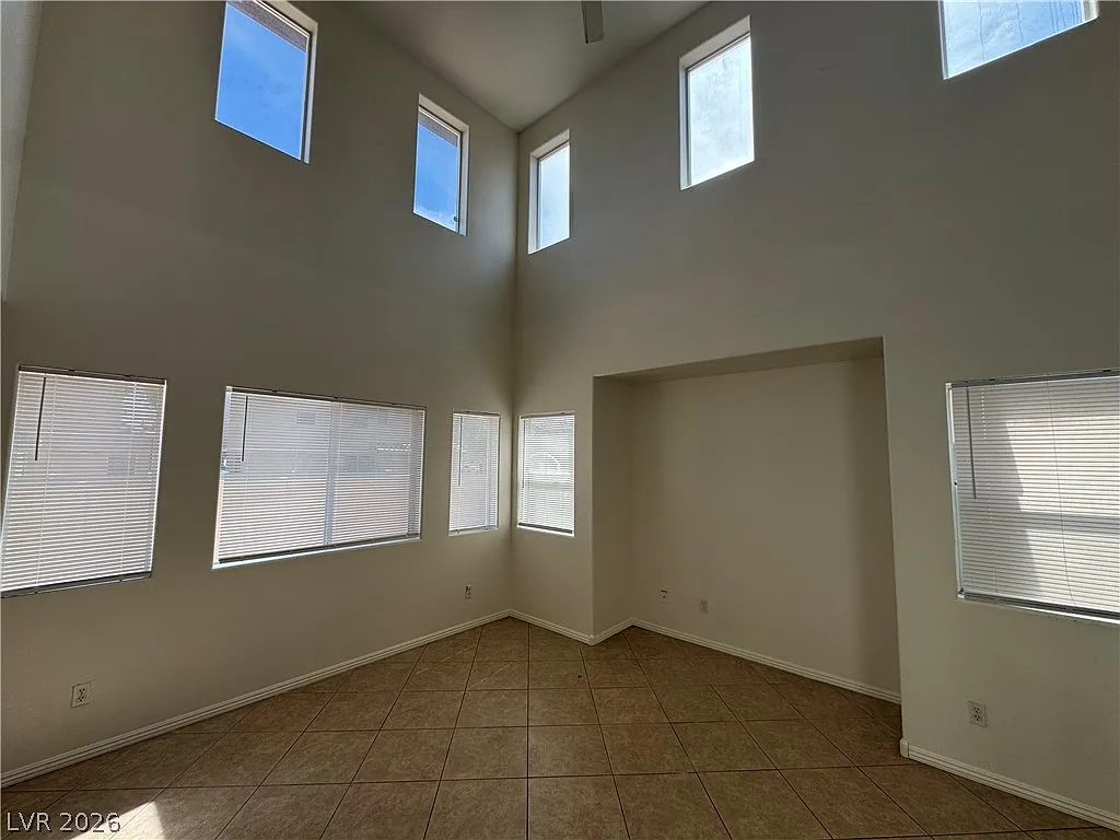 3 bed, 2.5 bath, 1422 sqft, $1,895 — Photo 4