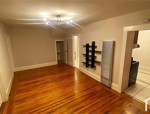 1st image of 315 E 15th St #315