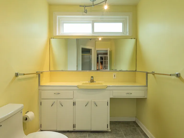 1263 Tourmaline St — Photo 29