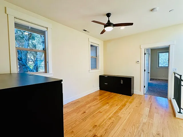 512 Lockewood Ln — Photo 12