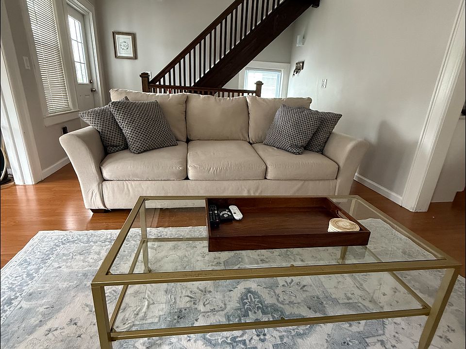 Living Room (Facing Out)