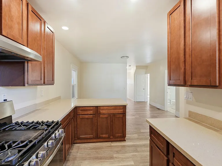 2533-2535 Filbert St — Photo 39