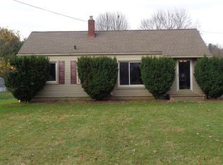 1501 Krumroy Rd, Akron, OH 44306