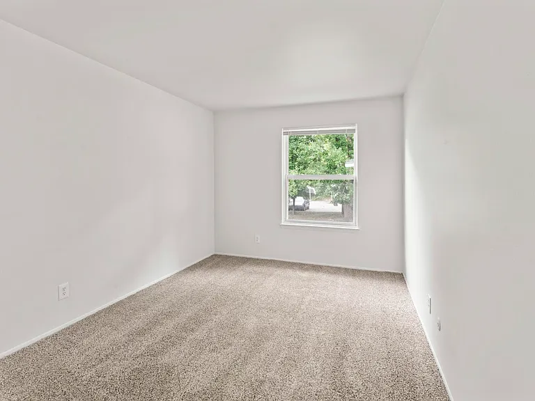 Apple Creek 2BR 2Ba