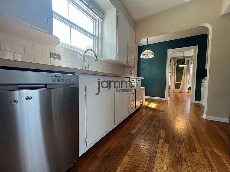 2551 Charney Rd — Photo 12