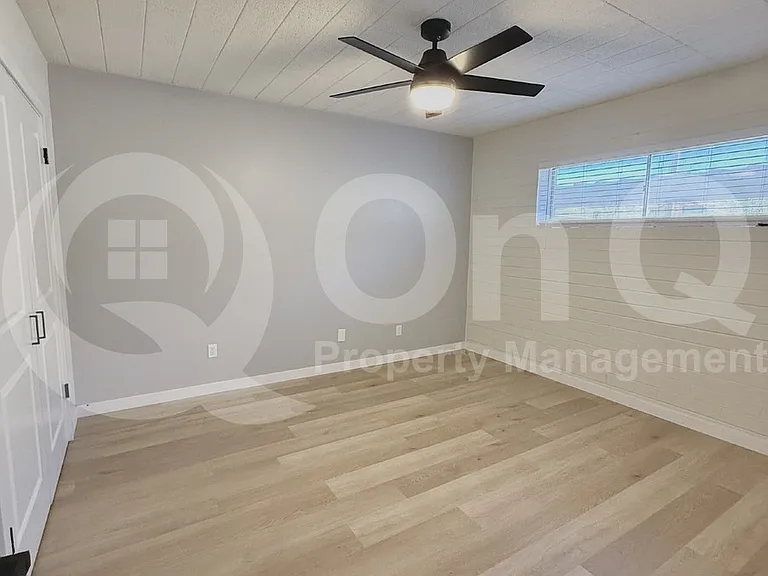 25 E Eva St #10 — Photo 9