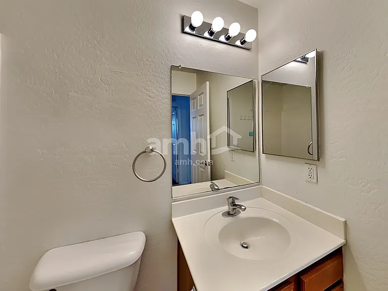 11232 W Pierson St — Photo 17
