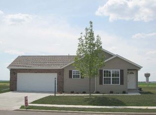 311 Sandyshores Dr, Chillicothe, IL 61523