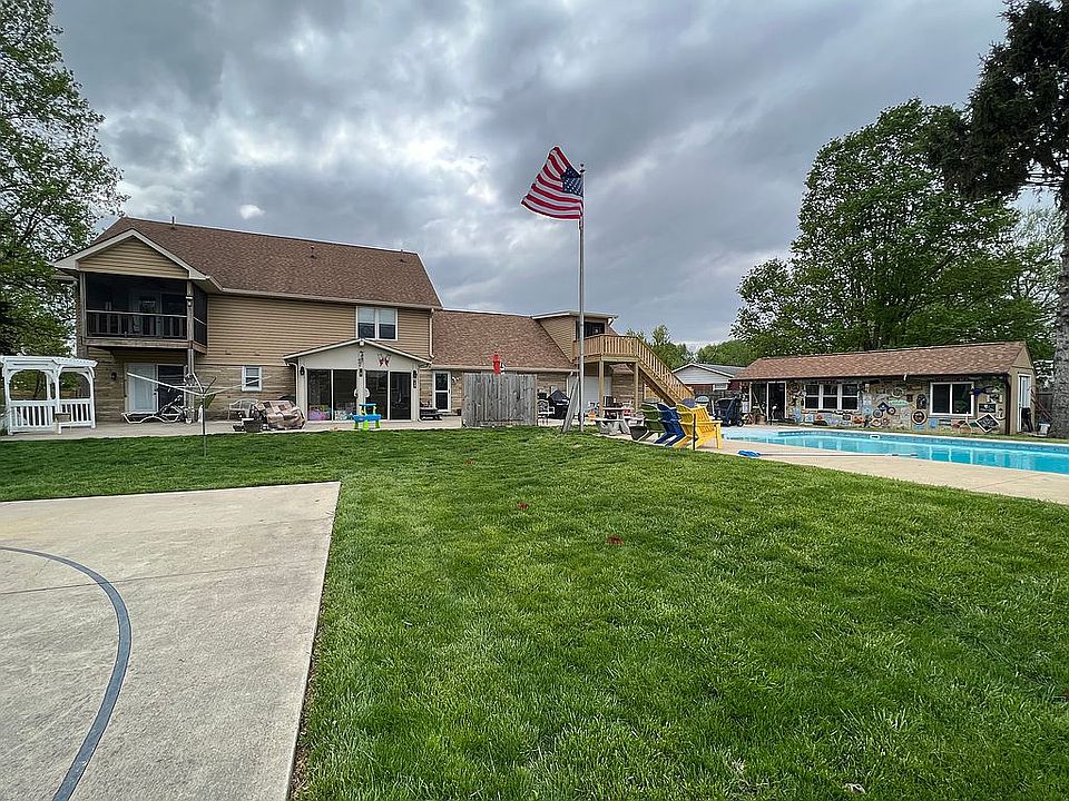 2nd image of 7745 Surrey Dr