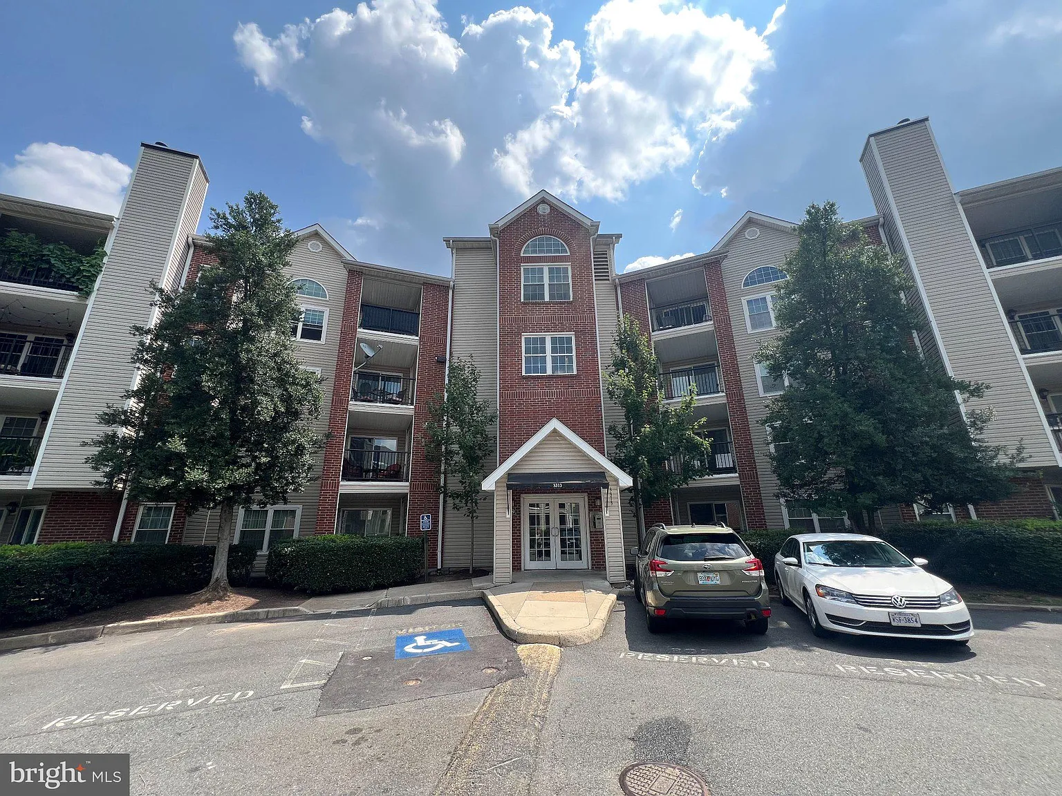 2 bed, 2.0 bath, 1096 sqft, $2,650 — Photo 2