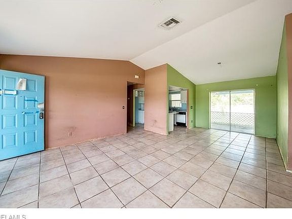 5th image of 239 NE 9th Pl