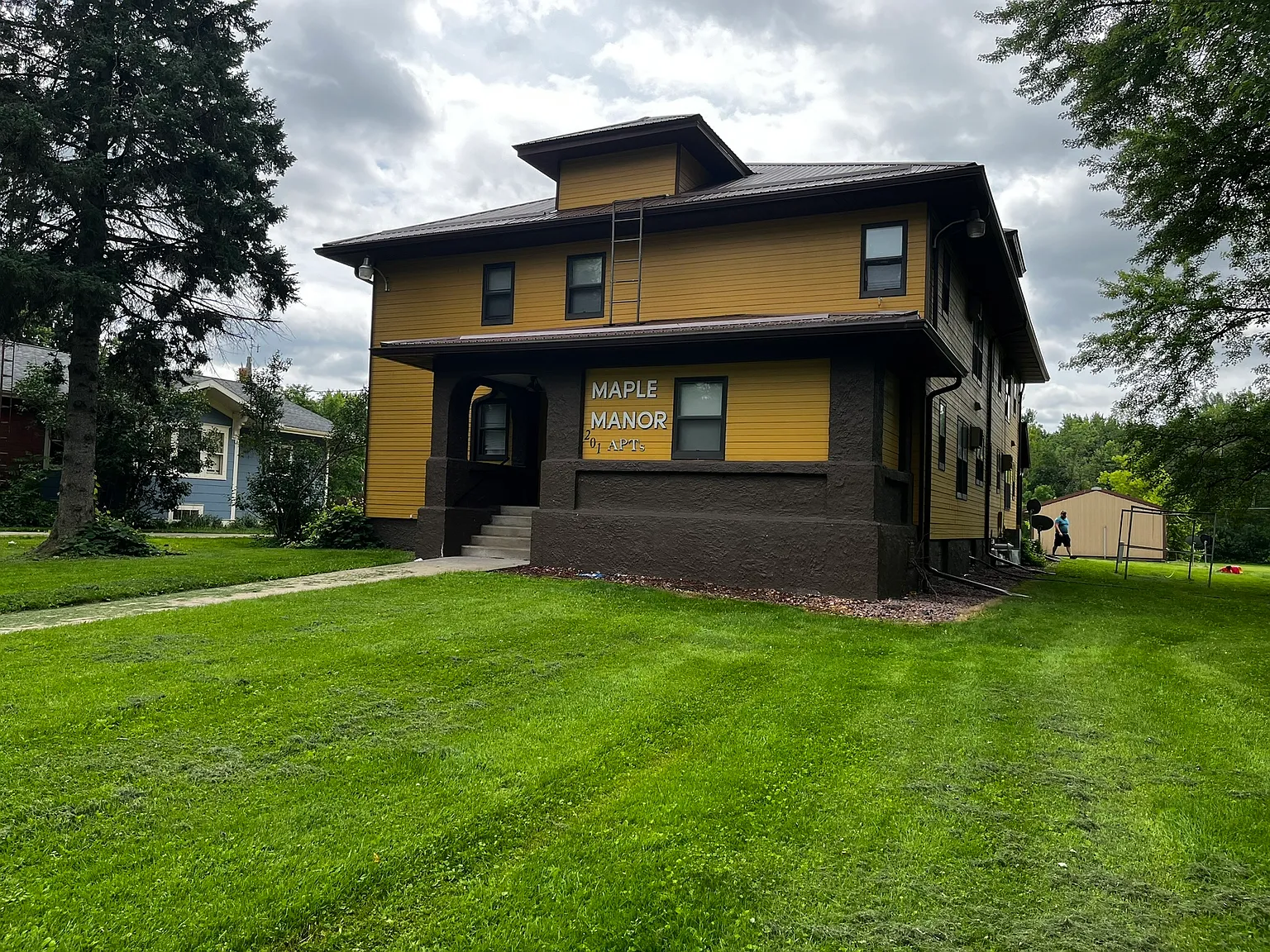 201 E 3rd St — Photo 1