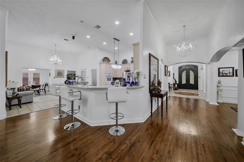 3831 Lakeridge Canyon Dr — Photo 4
