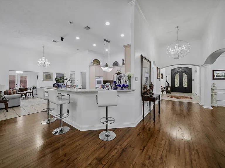 3831 Lakeridge Canyon Dr — Photo 4