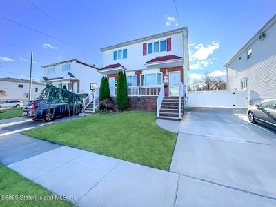 160 Spratt Ave, Staten Island, NY, 10306