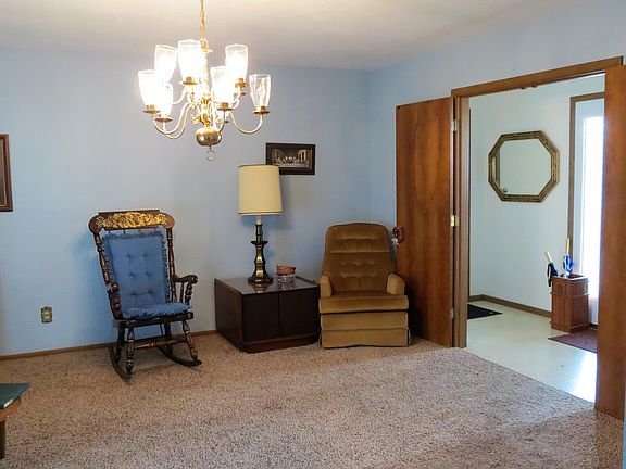 3rd image of 510 Arrowhead Dr